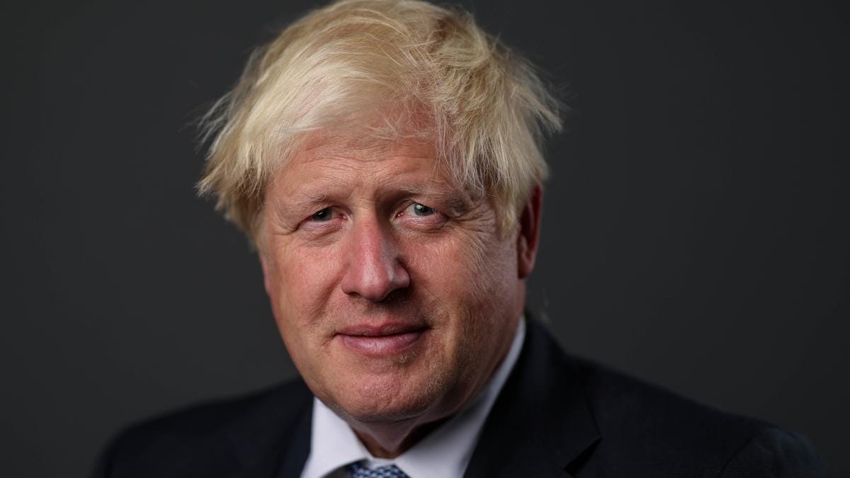 Boris Johnson kínos baklövést követett el szavazáskor: hazaküldték a szavazóhelyiségből