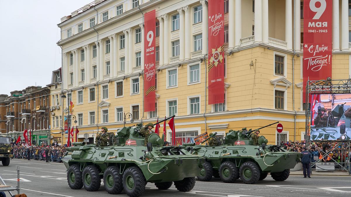 A harcok folyamatosan tombolnak: az oroszok újabb települést foglaltak el