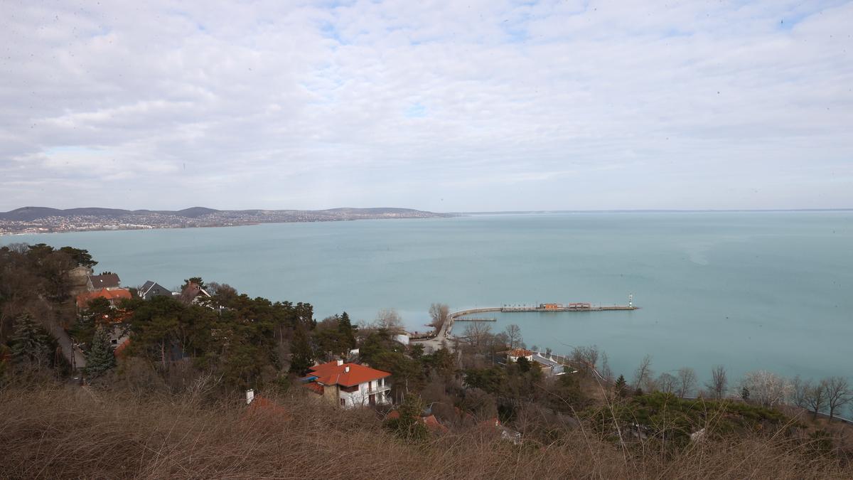 Álomvállalás Balaton-parton: Új szolgálati lakások lehetőségei a horizonton!