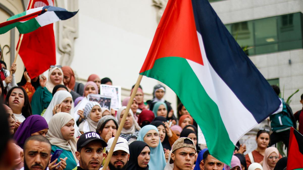 Palesztinpárti tüntetők botrányos zavarást okoznak az izraeli nagykövet budapesti beszédében – fényképek