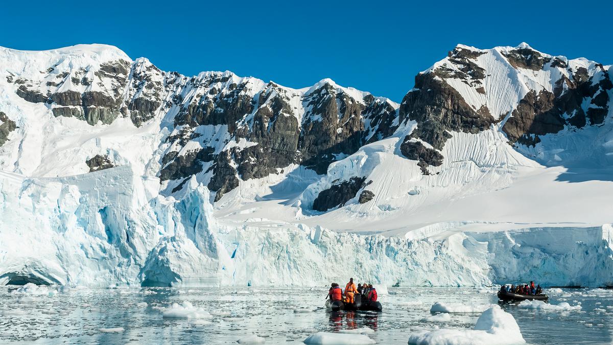 Az Antarktisz óriási nyílás titka végre megoldódott: fél évszázados rejtélyt próbáltak megfejteni