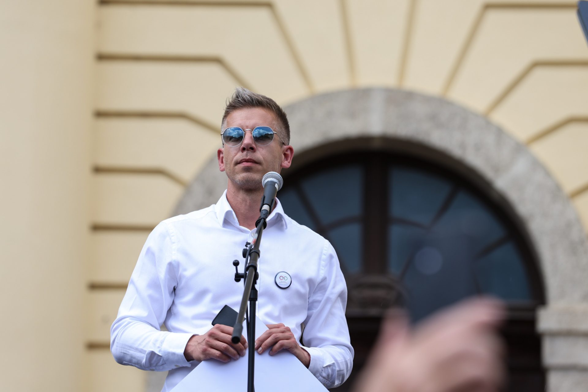 Az ellenzéki politikus, Magyar Péter keményen kritizálja a Fideszt: ‘Le kell fejezni azokat, akik nem értenek velük egyet?’ – Botrányos kijelentés a politikában