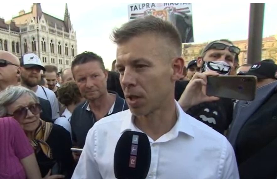 Botrányos és ellentmondásos események Magyar Péter körül a parlamentben