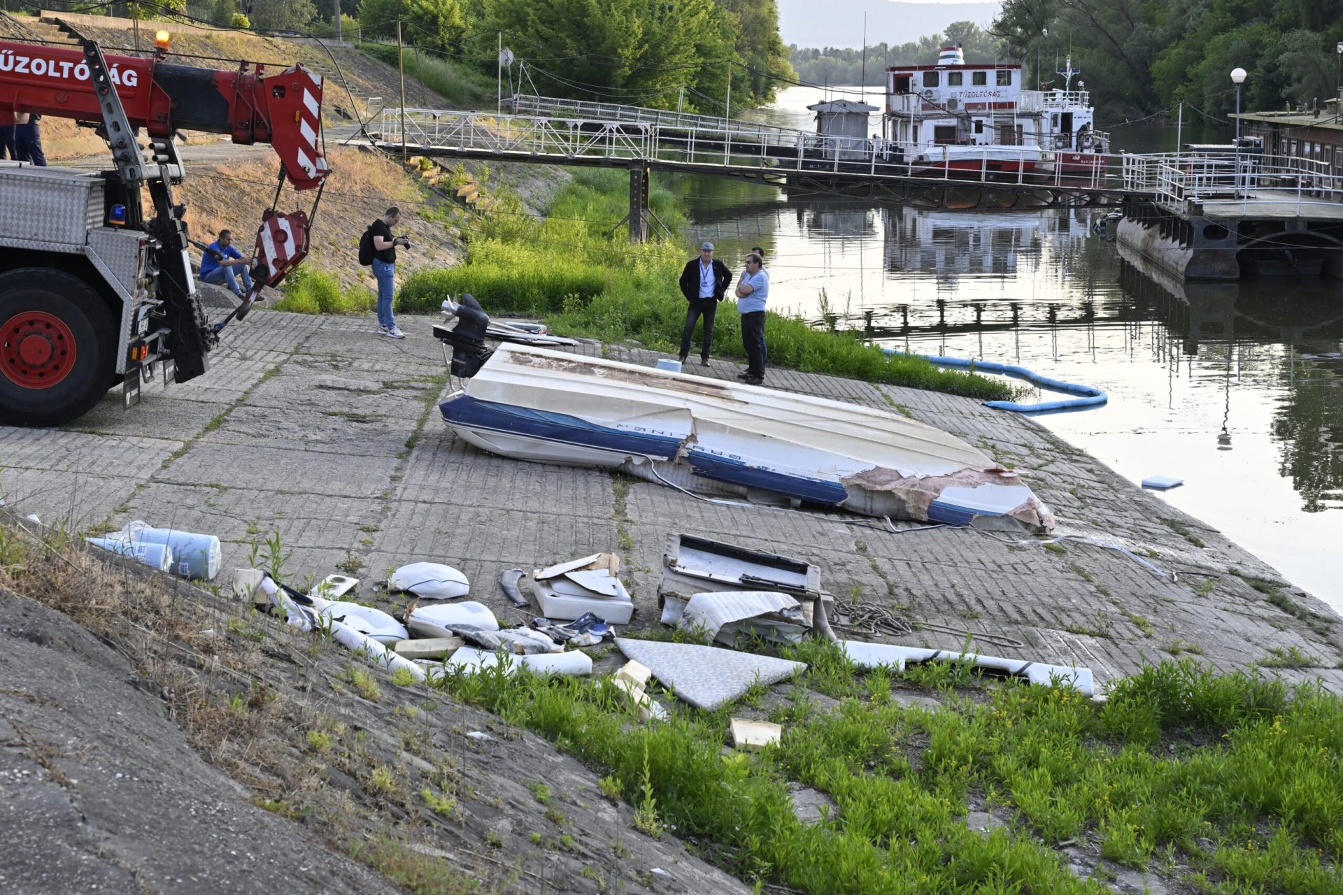 Verőcei hajóbaleset: Az áldozatok kutatására fókuszál a Duna teljes szakaszán