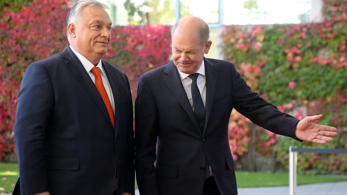 Miért Orbán Viktor fizetése különbözik az európai kormányfőkéétől? Személyes jövedelme a többiekkel összehasonlítva