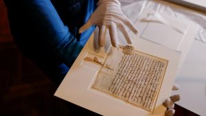 Történelmi levél: 782 éves segélykérő üzenet érkezett vissza Pannonhalmára