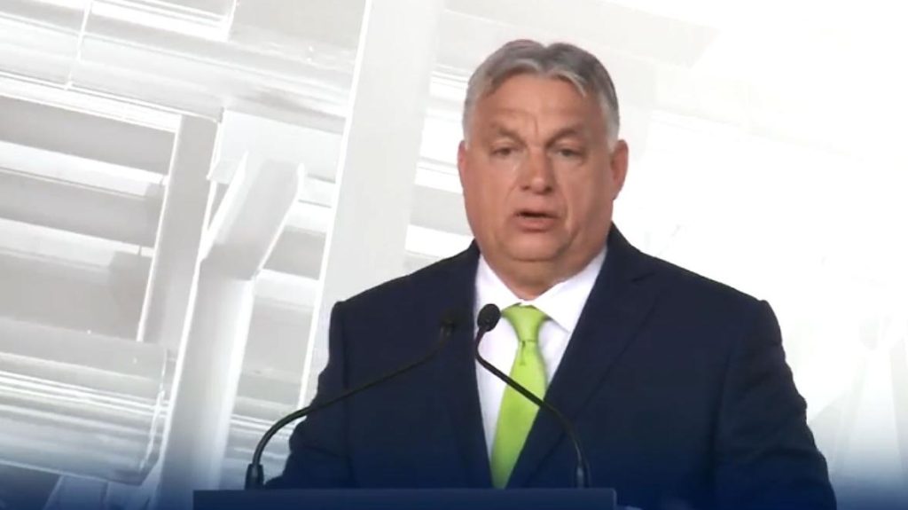 A műanyaggyártás forradalma Magyarországon - Orbán Viktor bejelentette az új terveket Tiszaújvárosban