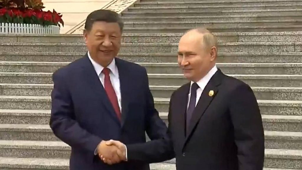 Vlagyimir Putyin hivatalos látogatása Kínában: lenyűgöző fogadtatás és ünnepélyes események a kínaiországban járt orosz elnöknek – videó