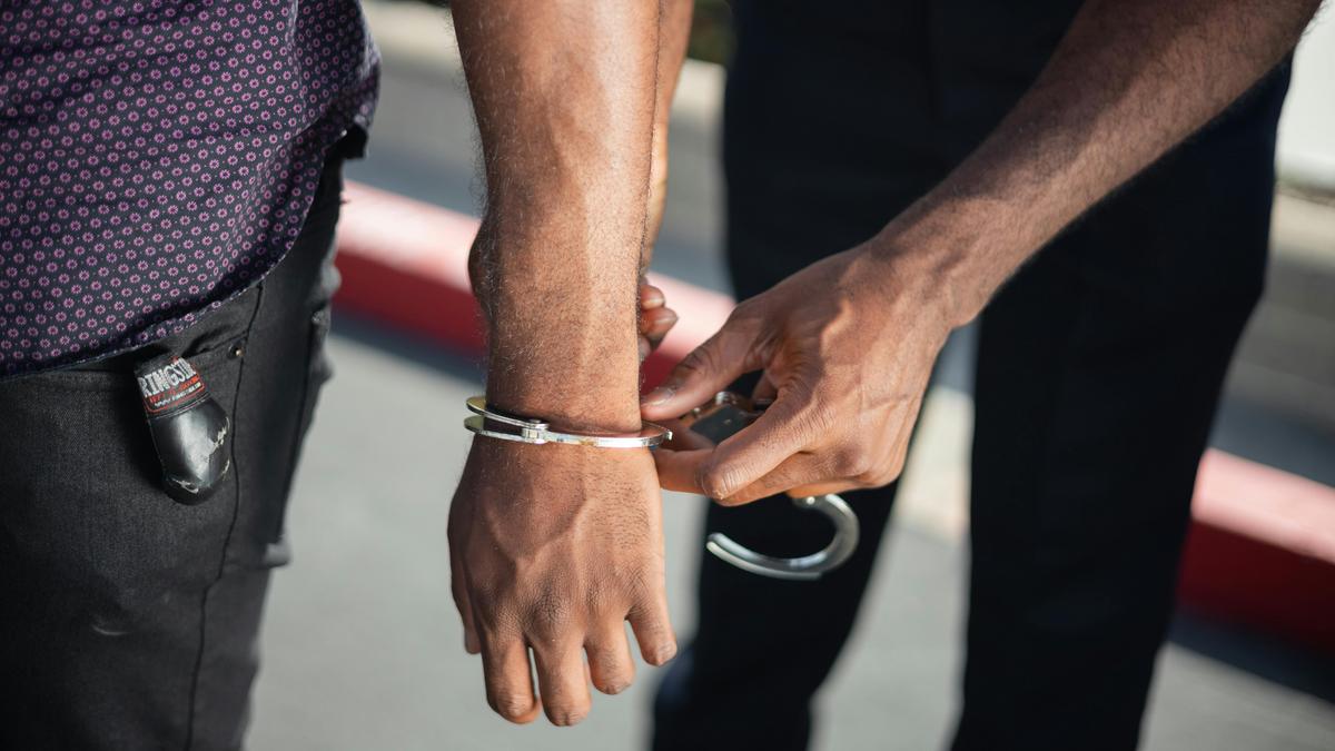 Rabszolgatartó házaspár letartóztatva: Aszódon holtan találták a fogvatartott nőt