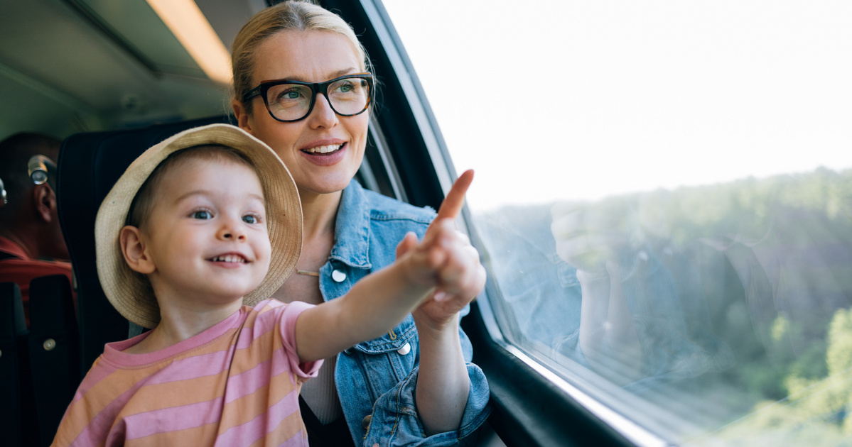 Milyen emlékeket őriznek a gyerekek az első nyaralásról? Fontos-e a kisgyermekes szülőknek az utazás?