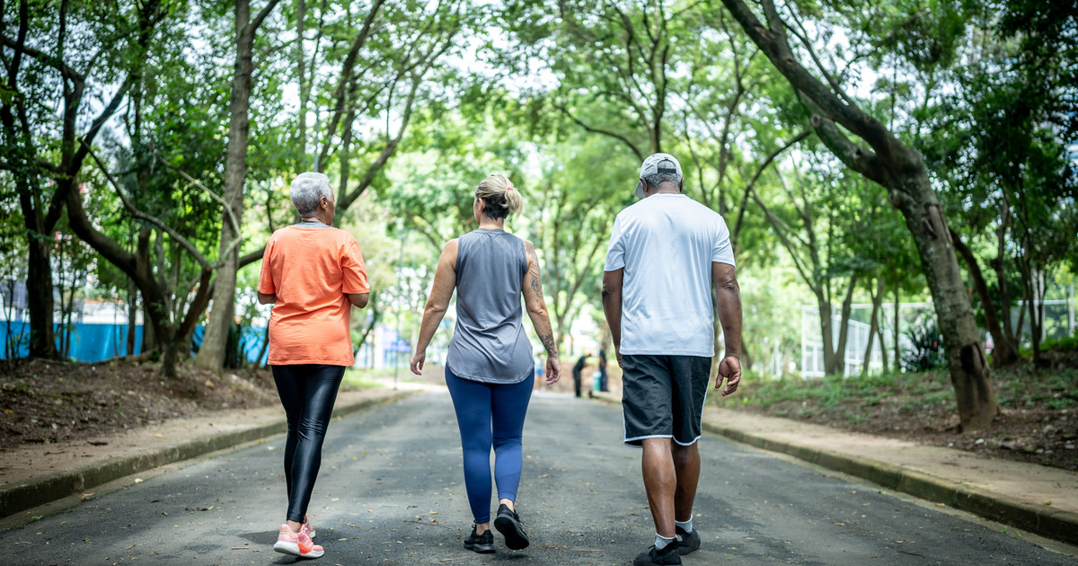 Sétálj naponta ennyit, hogy elkerüld az egészségügyi problémákat 50 felett