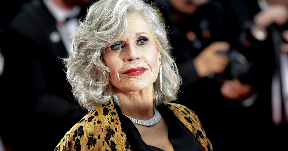 Az 86 éves Jane Fonda ragyogóan mutatja meg legfrissebb stílusát - Képes összeállítás a legcsinosabb szettjeiről