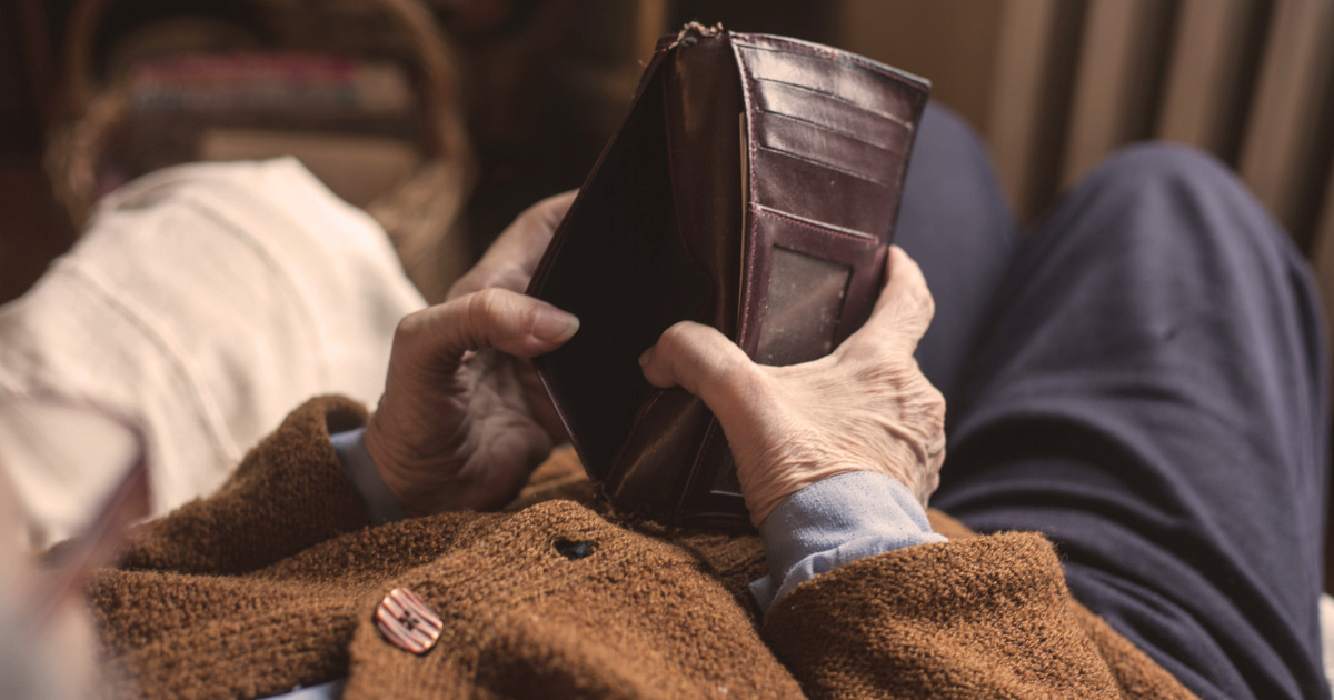 A Nyugdíjasok Potenciális Ingyenes Opcionális Fizetések lehetősége: A Bérek Nyomában járva