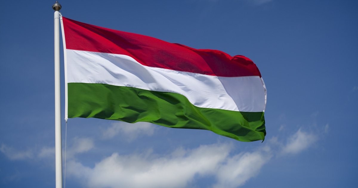 Legendás születés: A magyar zászló története