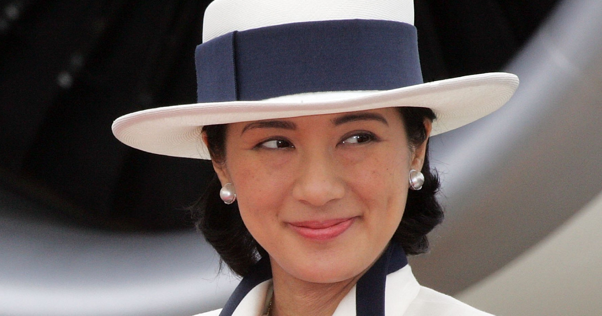 A japán császárné elegáns megjelenése a Buckingham-palotában: különleges találkozás Kamillával és Károllyal