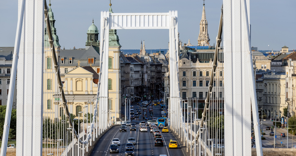 Budapest új parkolási szabályai: itt már nem állhat meg akárki
