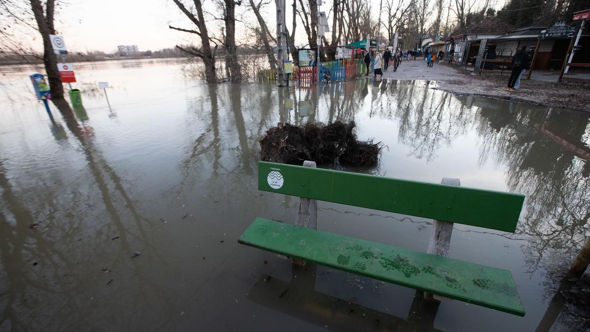 Figyelmeztetés az áradások miatti lezárásokra: a helyek, ahol fennakadások várhatók