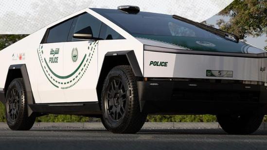 A dubaji zsaruk Teslát kaptak szolgálati autónak