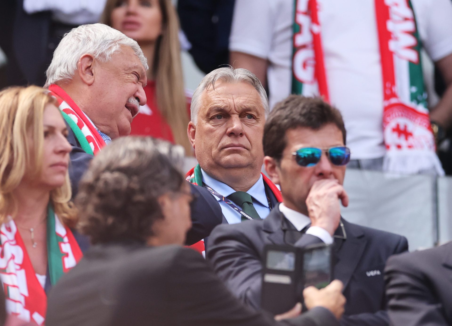 Orbán Viktor és Csányi Sándor jelenléte a Svájc elleni EB-csoportmérkőzésen: Képek a lelátóról