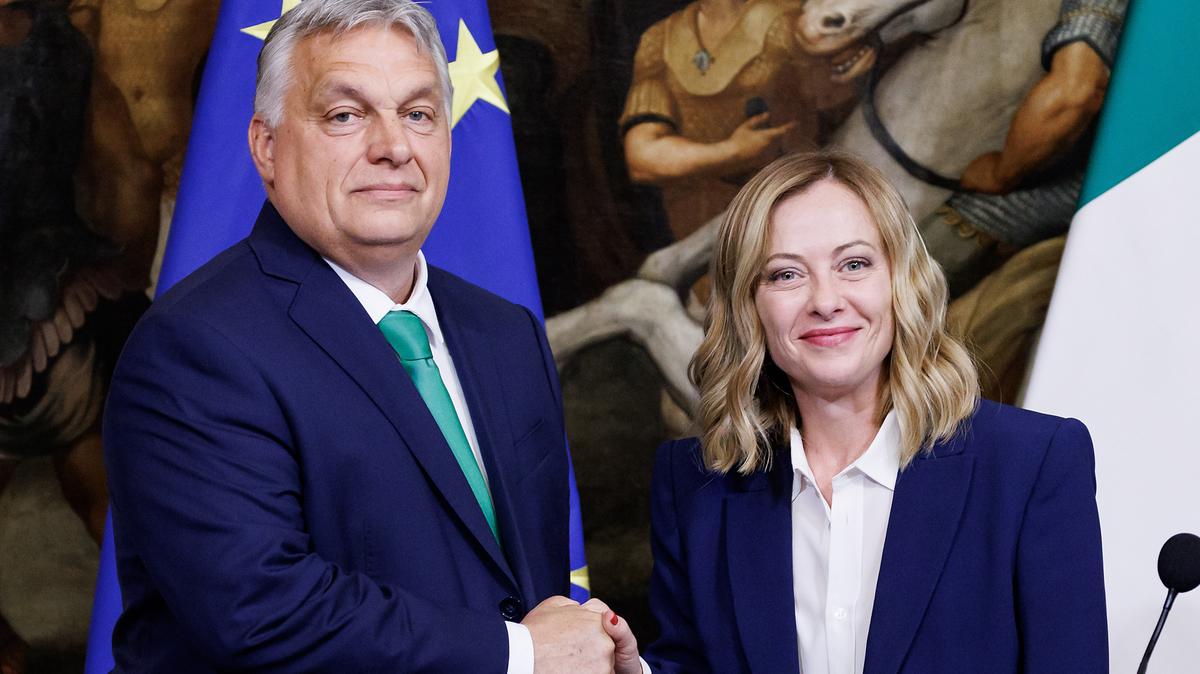 Az olasz kormányfővel folytatott tárgyalás után Orbán Viktor figyelmeztet: munkahelyek százezrei veszhetnek el