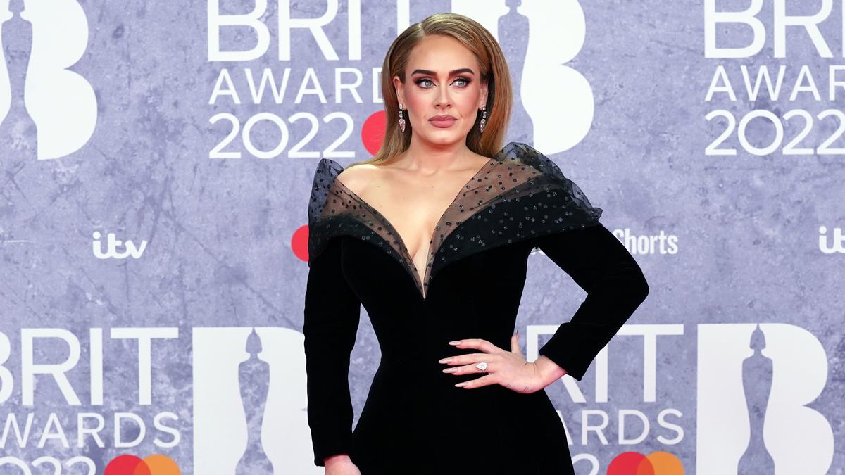 Adele meglepő reakciója a koncertjén: ‘Kib*szottul hülye vagy?’ – A közönség tagjának megtámadására sokkolt a világsztár