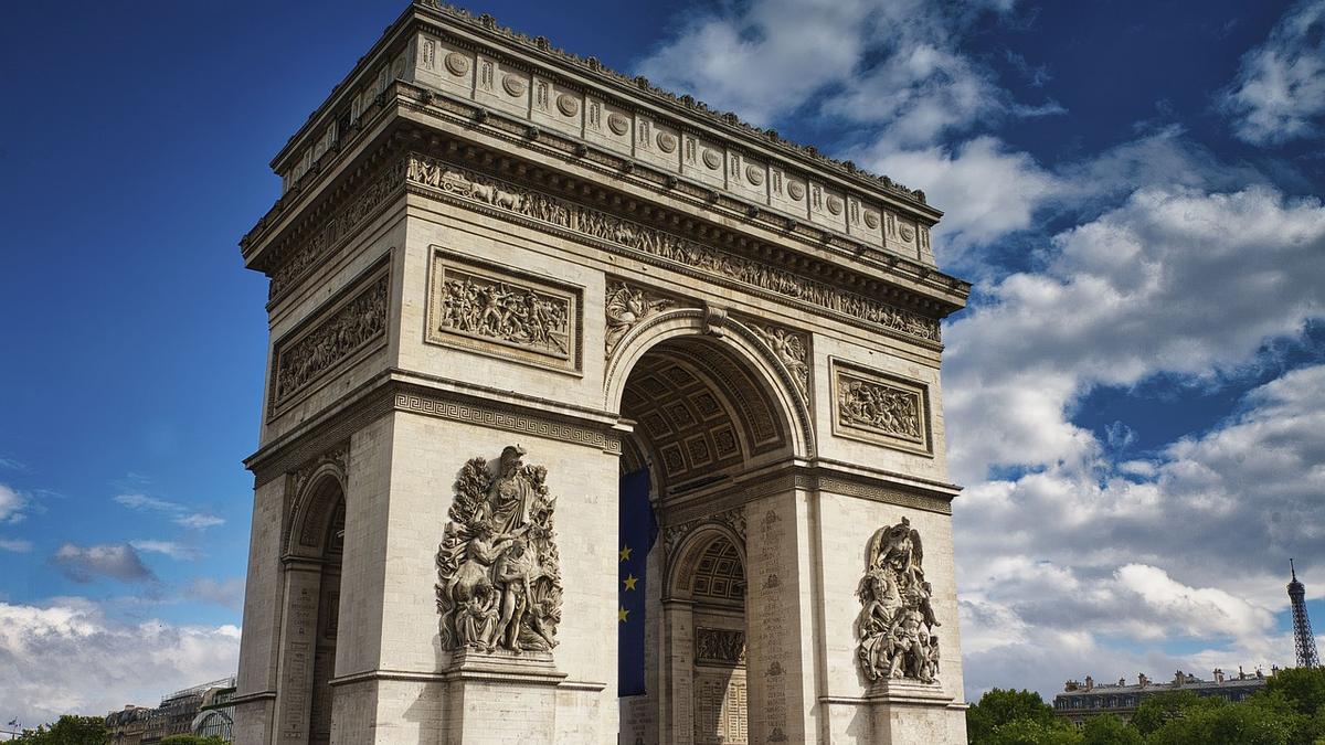 Lemerített merénylet Párizsban: Országok közötti konfliktus fenyegetése a francia fővárosban