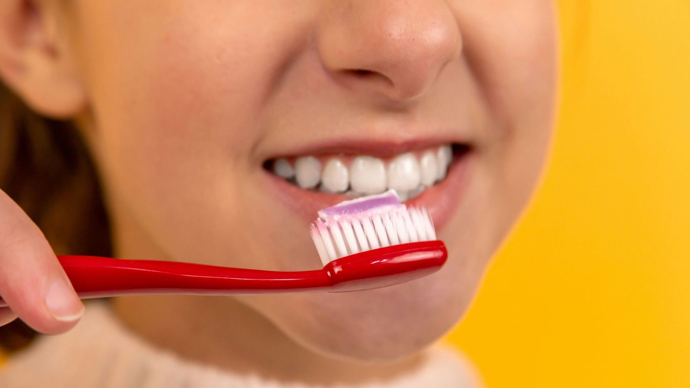 A sárga fogak veszélyei: 3 hiba, amit a fogorvosok szeretnének, hogy elkerülj!