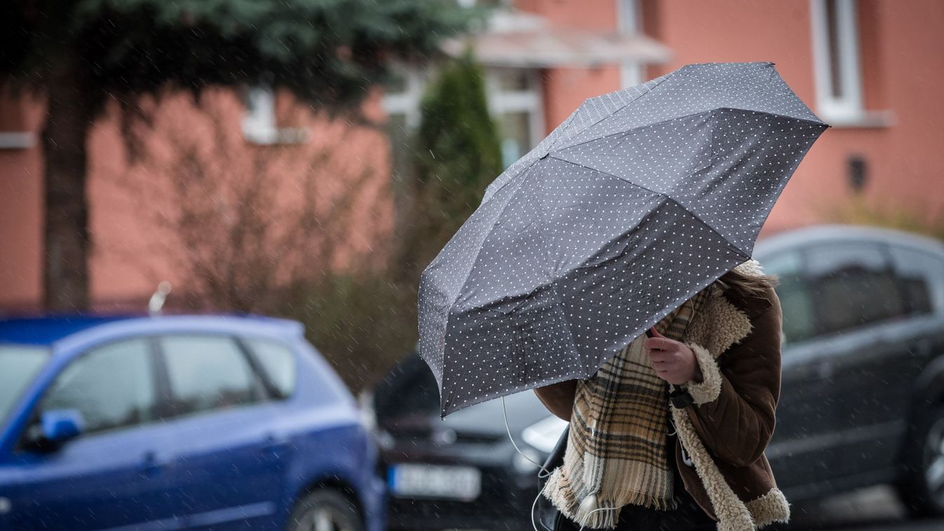 Az idilli strandidőt felhők sötétedve zavarják