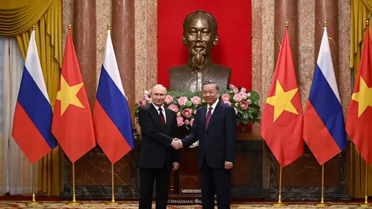 Putyin fenyegető nukleáris szóval állt elő Hanoiban