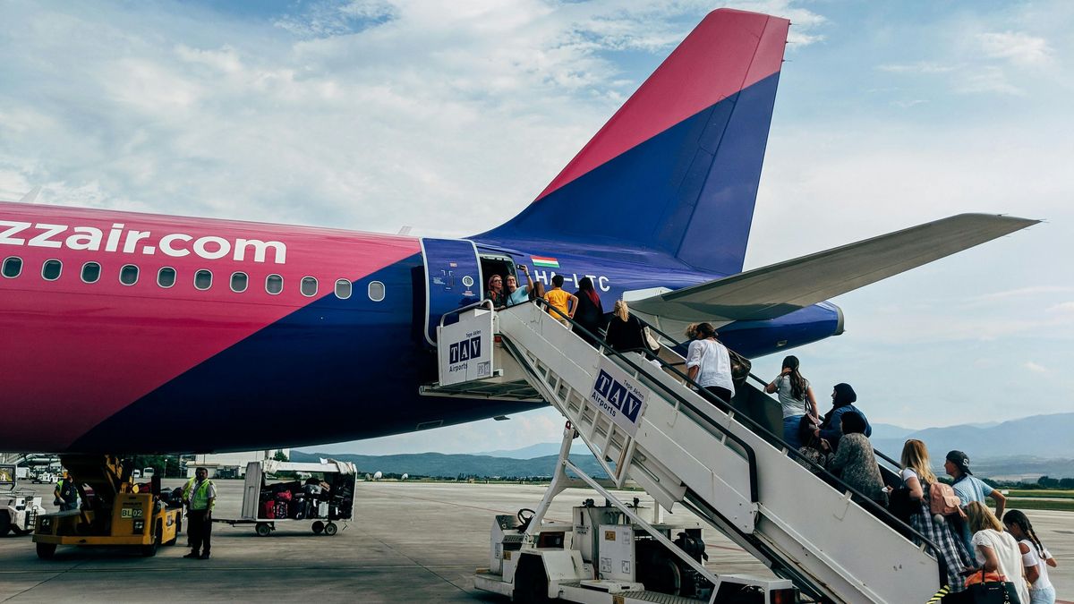 Fapados légitársaságok botrányai: elindult a hatósági vizsgálat az utasok érdekében