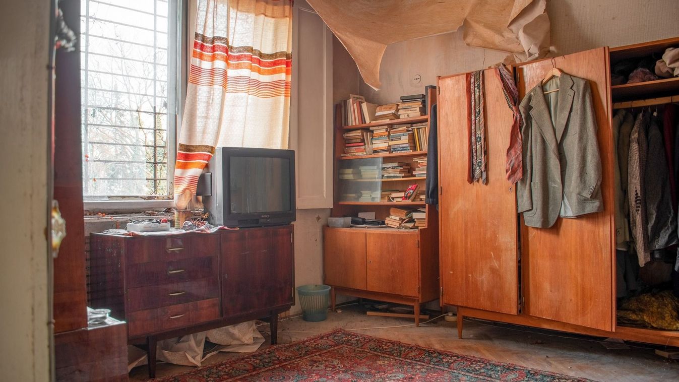 Jenő bácsi titokzatos otthona: Egy itt maradt lélek jelenlétét érzem - Képek a budai elhagyatott házról