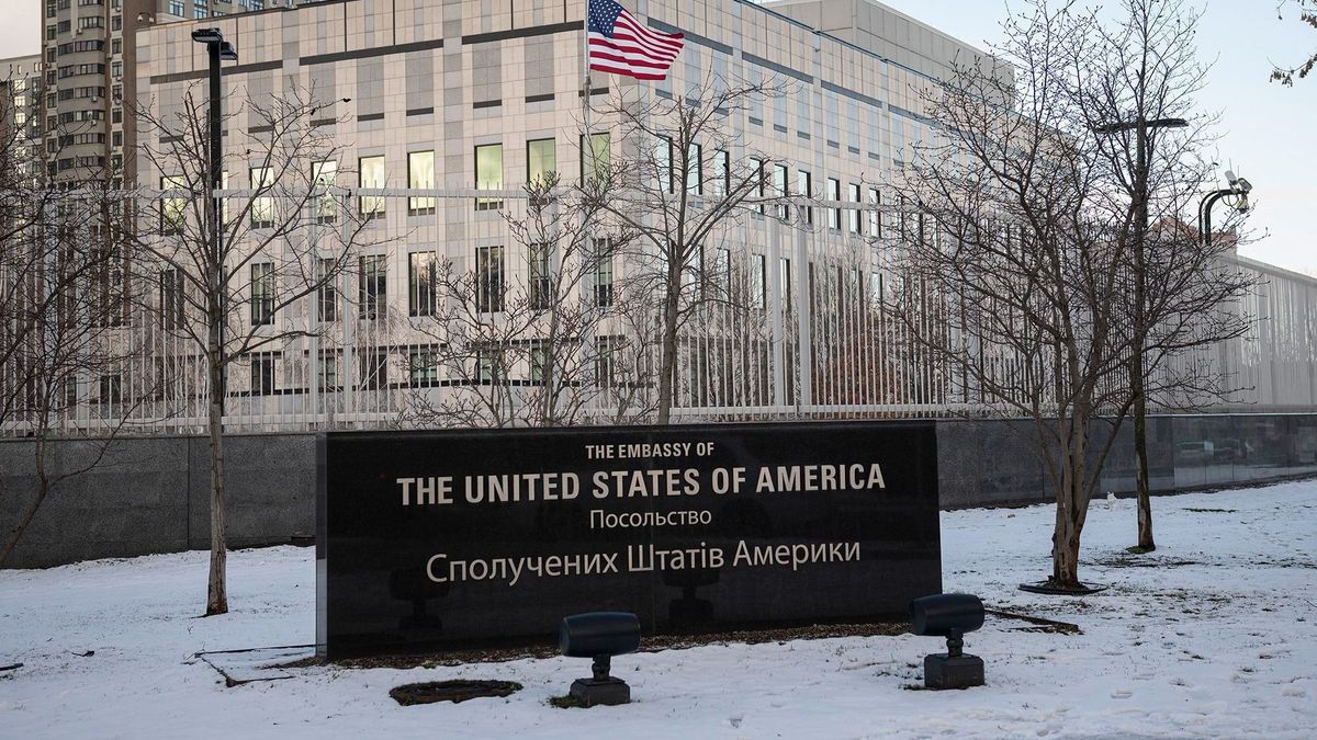 Sokk a diplomácia világában: Amerikai attasé halottan találták Kijevben
