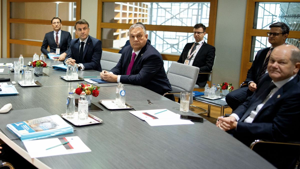 Orbán Viktor találkozik Európai nagyhatalmak vezetőivel: Macron, Scholz, Meloni