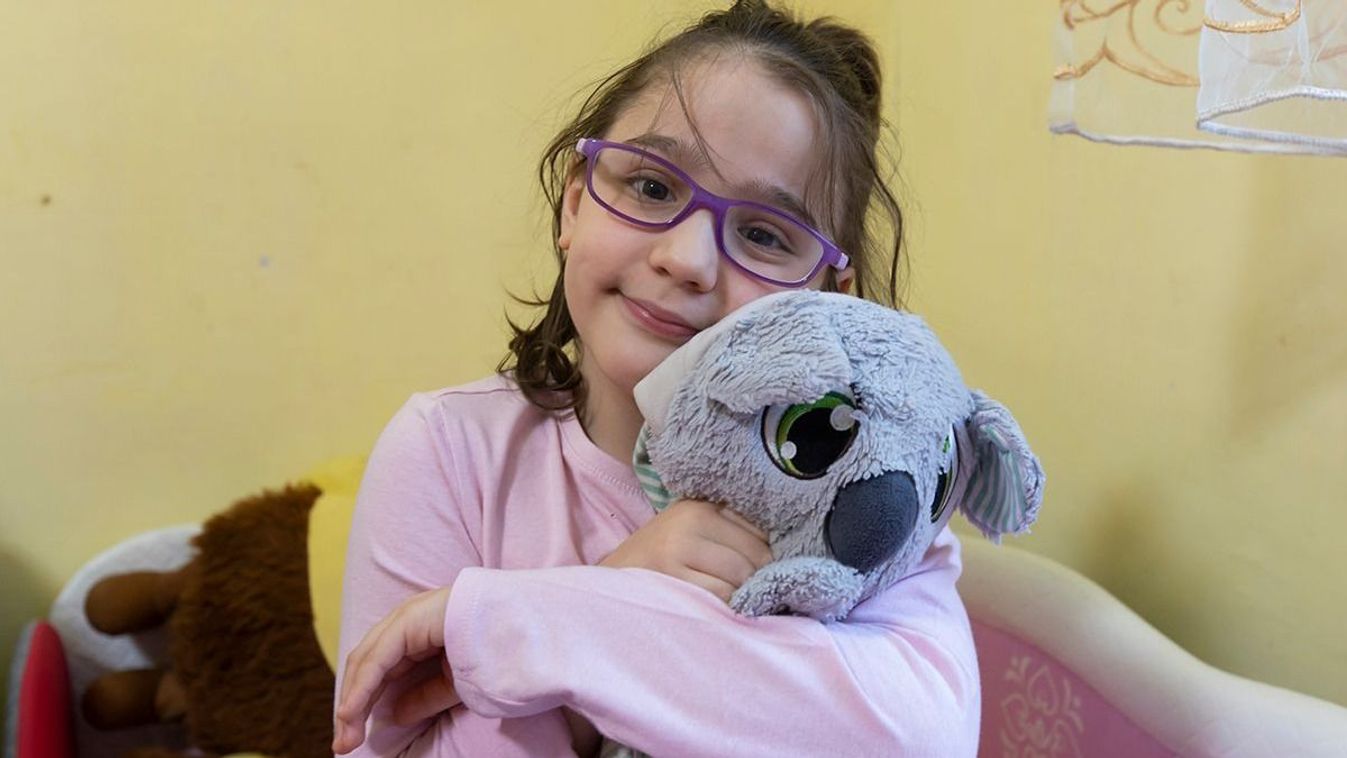 Az 8 éves Hannácska kínzó fájdalmakkal küzd és rossz hírt kapott: csontrákja van