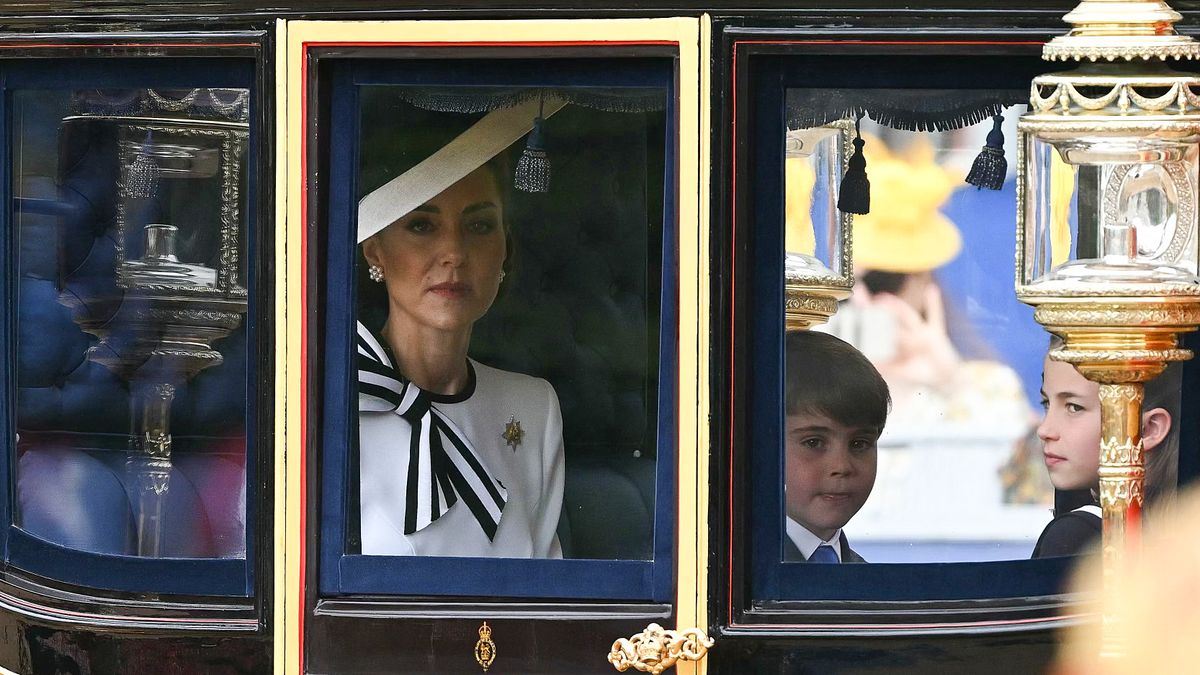 A királyi küzdelem: Katalin hercegné a nyilvánosság előtt megjelenített erőfitogtatása