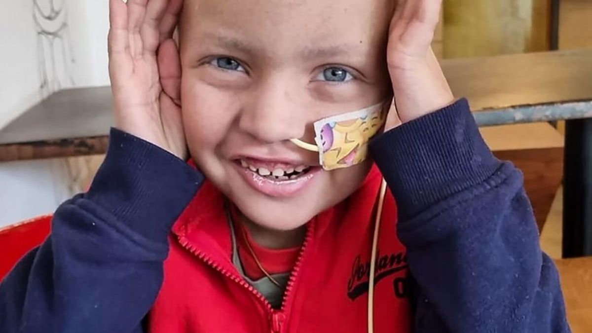 Egyetlen remény a kínzó fájdalom elől - Egy 4 éves rákos fiúcska harca