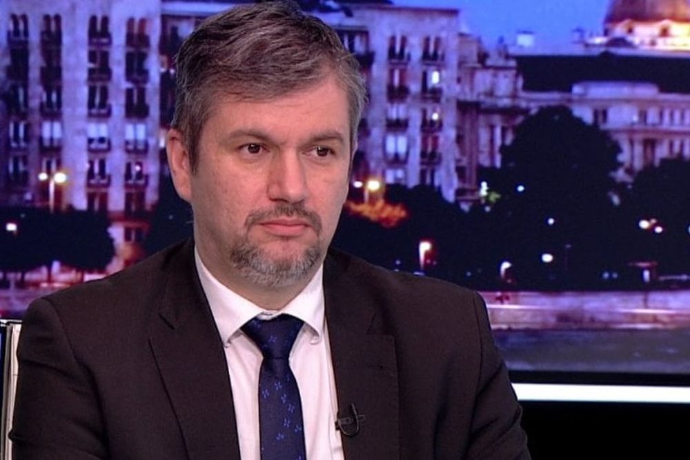 Hadházy: Hatvanpuszta és az ATV manipulatív kapcsolata a politikában