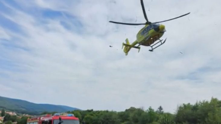 Siklóernyős baleset Pilisszentkereszten: súlyos sérülések és mentőhelikopteres kórházi szállítás - videó