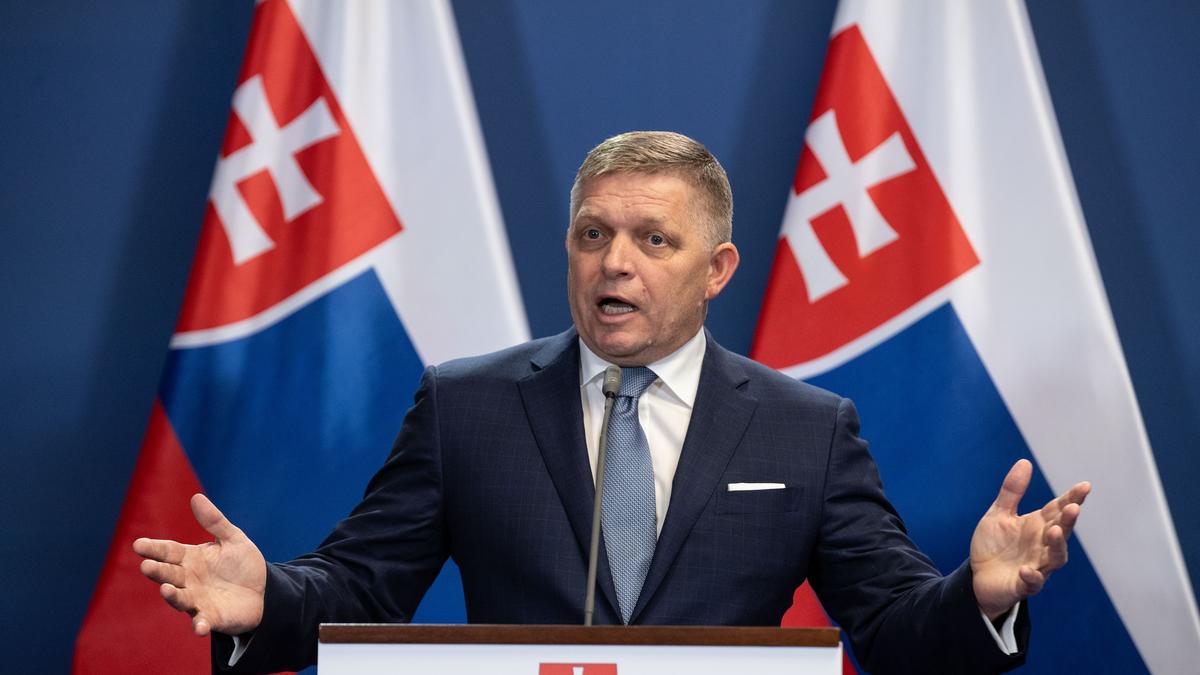 A "Választási vereség sorscsapást jelent Fico szlovák miniszterelnök számára" cím hatásos lehet.