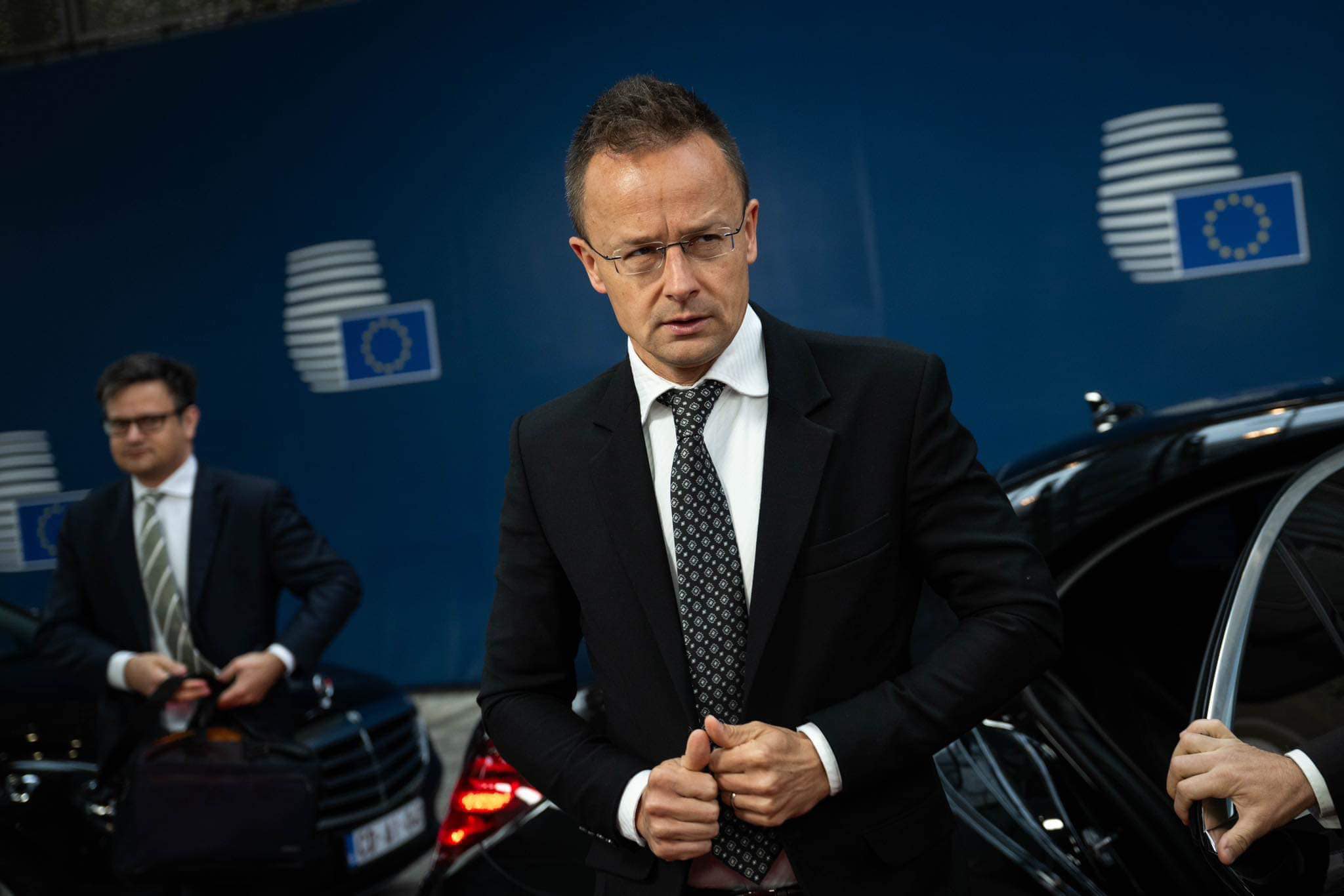 Magyarország kihagyva az EU-s szankciókból: Szijjártó sértettséggel reagál.