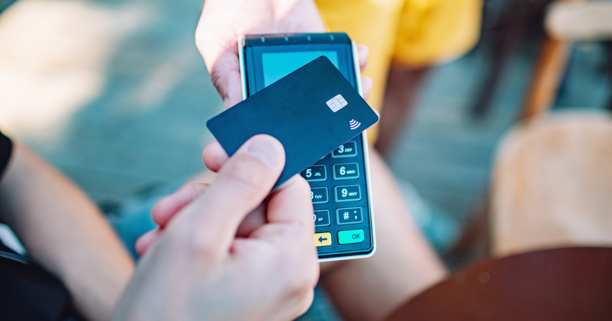 A Visa és a Mastercard tranzakciós díjai válságba sodorták a kártyás vásárlásokat