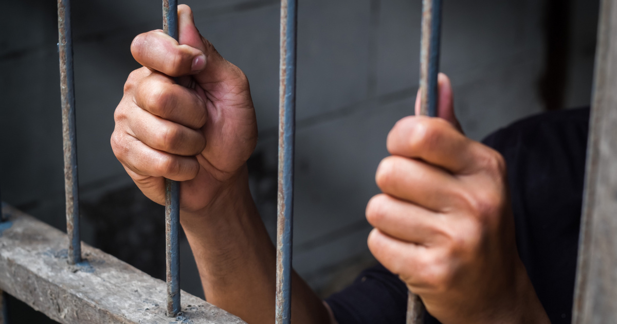 Megismered a Következményeit: Börtönre ítélhet a Tilalom Megszegése Otthon