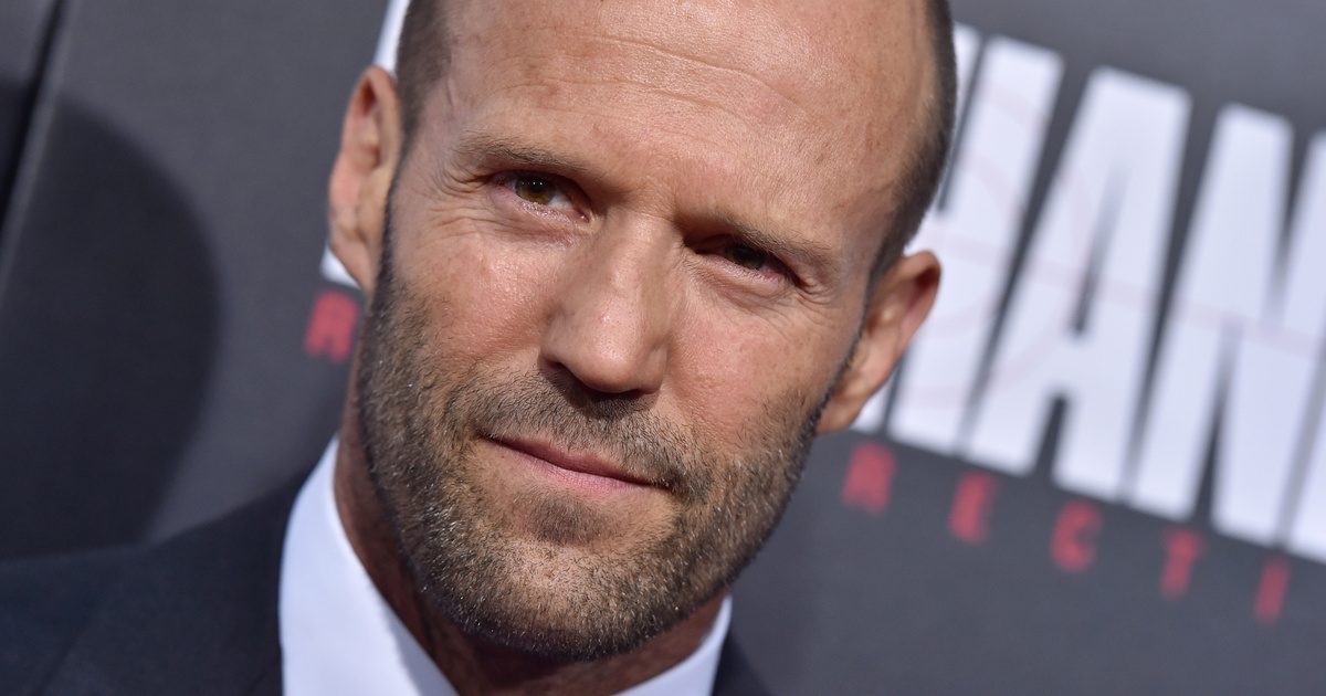 Jason Statham kislánya elbűvölően strandolt a családjával: pillanatok Isabella kisasszony aranyló nyári napjából