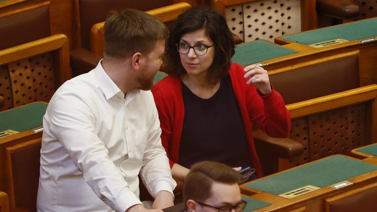 A Momentum átszerveződik: Soproni Tamás, Orosz Anna és Hajnal Miklós kiszállnak az elnökségből