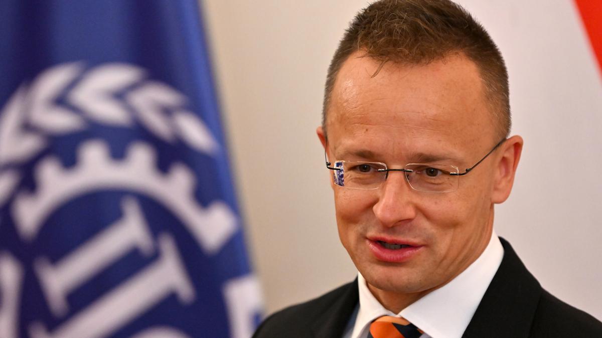 Magyar külügyminiszter hirdeti: "Magyarország új világnappal büszkélkedhet