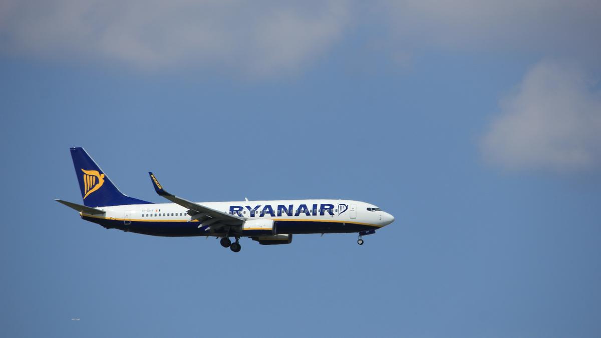 Az alkohol hatása: kényszerű visszafordulás a Ryanair járatának