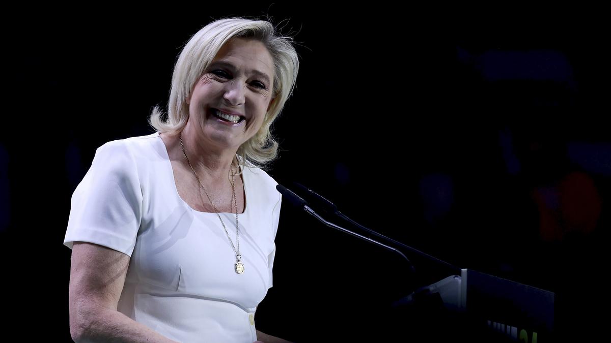 Marine Le Pen pártjának sikere a francia választások első fordulójában: Macron hátrébb csúszott a harmadik helyre