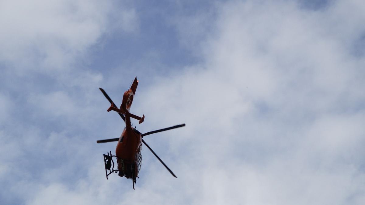 Szükségállapot Békéscsabán: Mentőhelikopter azonnali bevetésre készen áll egy megégett férfi mentése érdekében