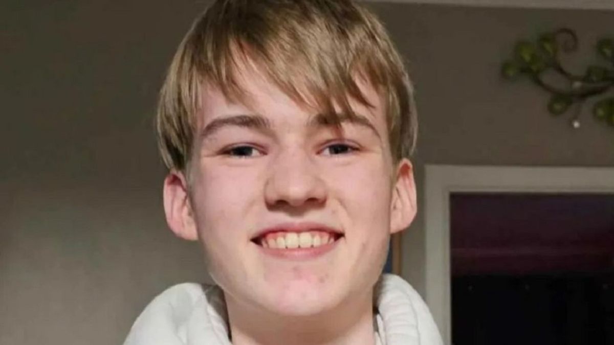 A tragikus halál: a 16 éves tini gyorsan elvesztette az életét a torkát fájlalva