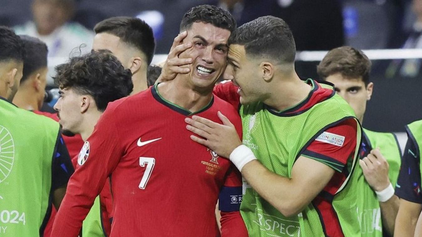 Határtalan szeretet és büszkeség: Ronaldo mamája könnyeiben újra meglódul az érzelmek árja